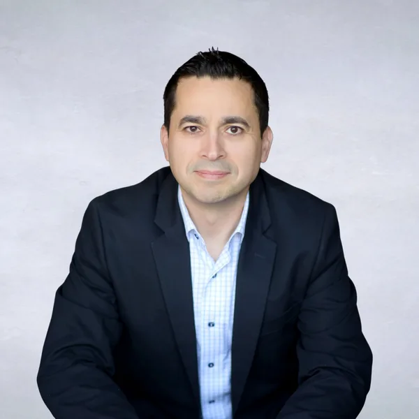 Benjamin Flores campaign headshot