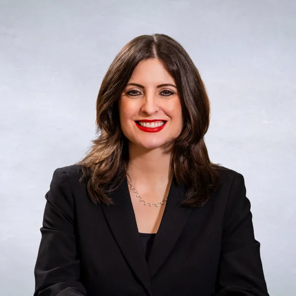 Lesley Briones campaign headshot